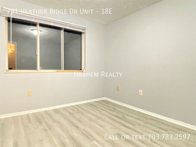 Building Photo - 751 Heather Ridge Dr