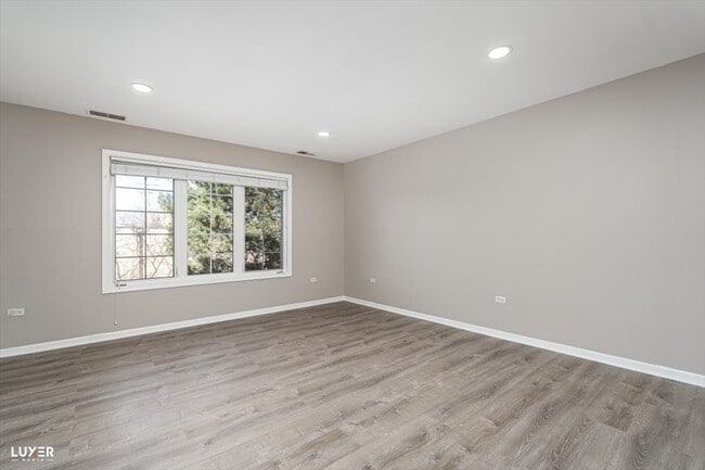 Building Photo - 7424 Lincoln Ave