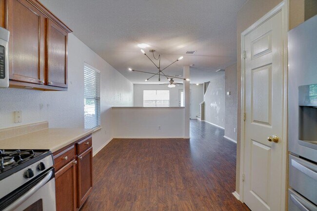 Building Photo - 1512 Davis Mountain Loop