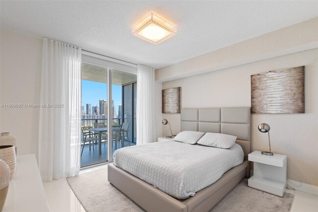 Building Photo - 300 Sunny Isles Blvd