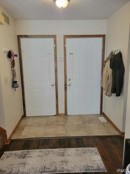 Building Photo - 613 Pines Ln