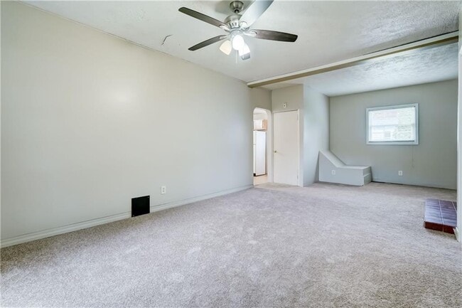 Building Photo - 4539 Dewey Ave