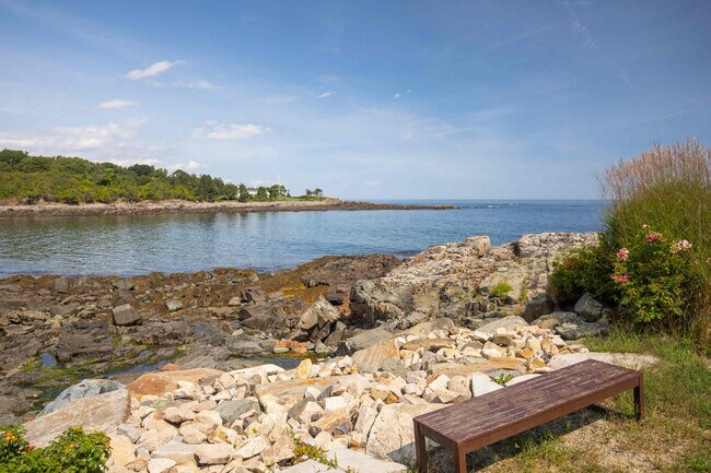 Building Photo - 32 Lock Ln