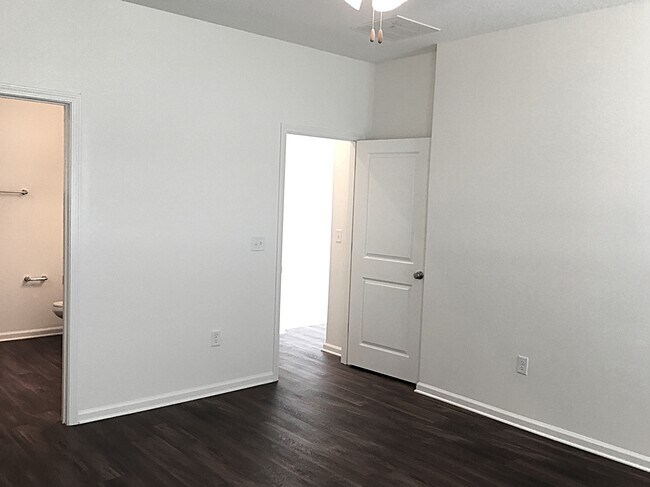 Building Photo - 8116 Golden Bamboo Dr