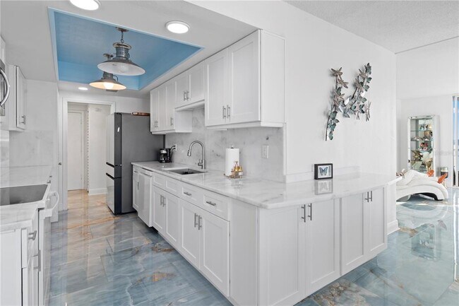 Building Photo - 100 Pierce St