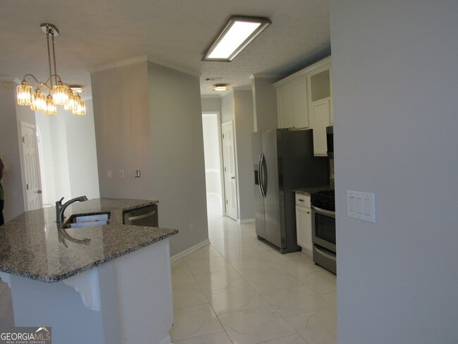 Building Photo - 305 Sunderland Cir