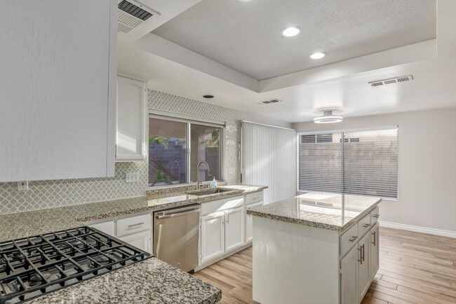 Building Photo - 2345 Potters