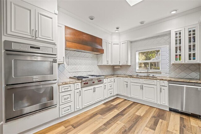 Building Photo - 4102 W Sevilla St