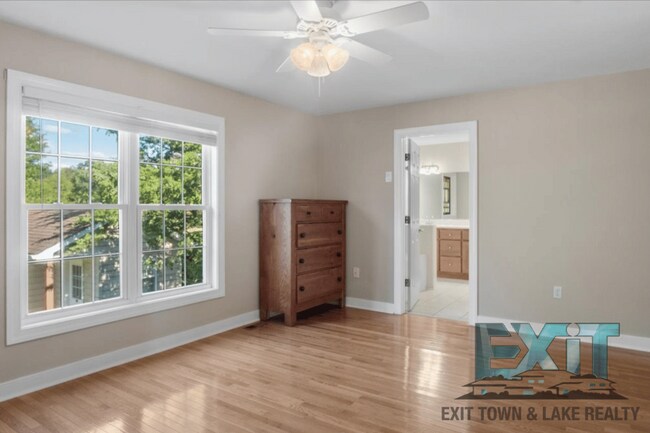 Building Photo - Pristine 3 Bedroom 2 Bath Home in Tanglewo...