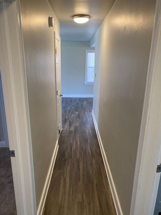 Building Photo - Just Renovated w/ large yard