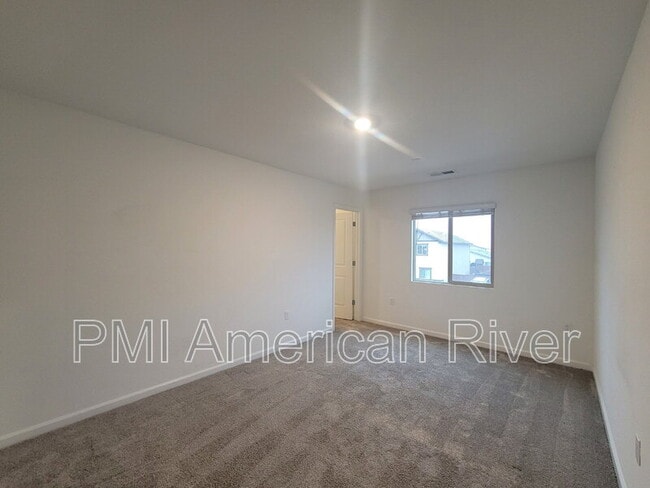 Building Photo - 4033 Haflinger Wy