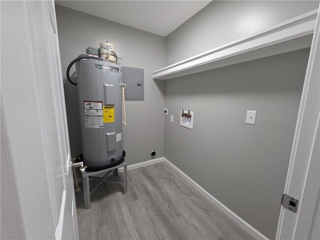 Building Photo - 3066 Bay Crescent Drive Unit