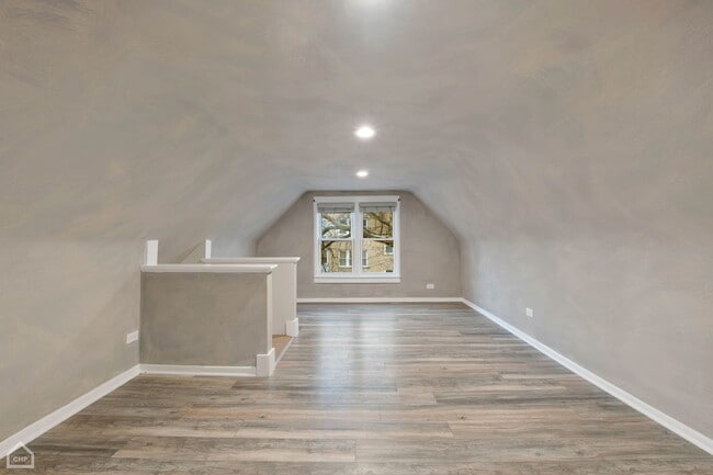 Building Photo - 4242 N Kimball Ave