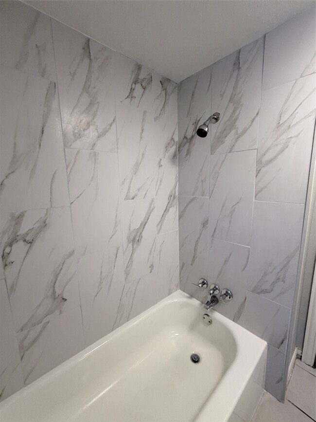 Building Photo - 1935 Barnsley Ln