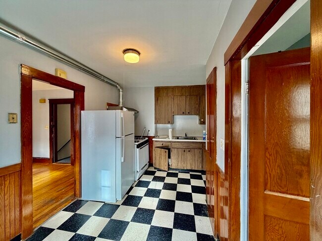 Building Photo - 162 South St