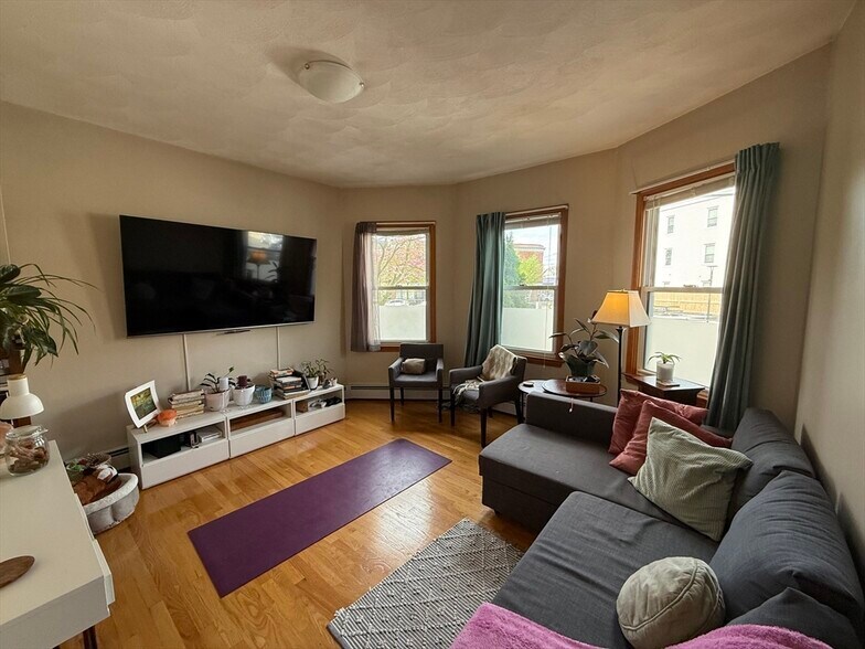 Building Photo - 9 Rossmore St