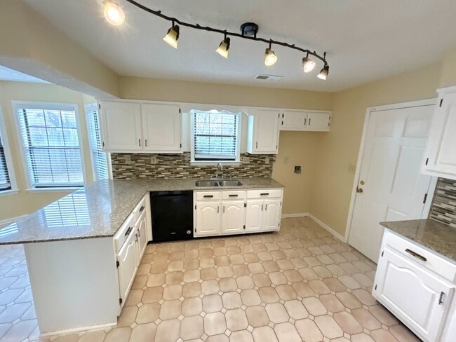 Building Photo - 8209 Crimson Creek Dr