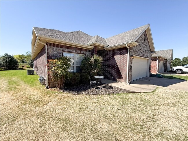 Building Photo - 6665 W Valley View Rd