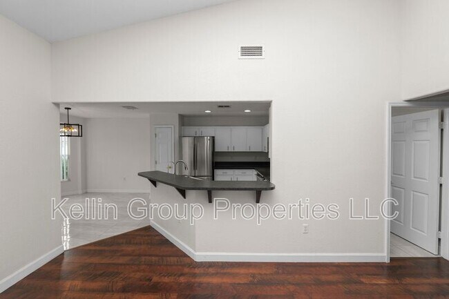 Building Photo - 3284 Sanoma Dr