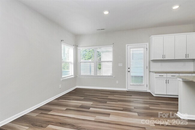 Building Photo - 646 Sagecroft Ln