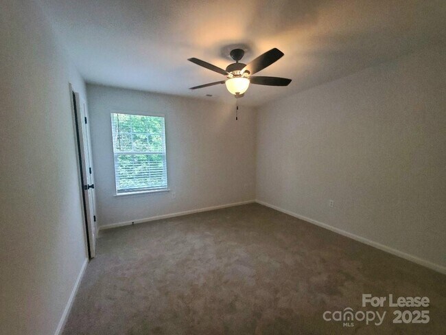 Building Photo - 5709 Kelden Walker Ln