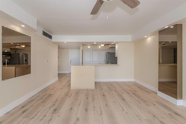 Building Photo - 1400 S Ocean Dr