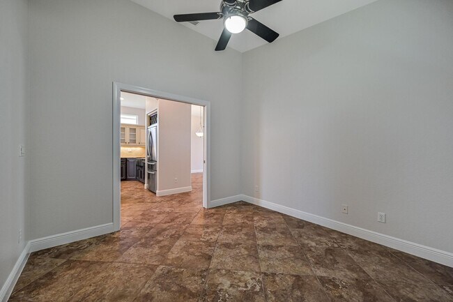 Building Photo - ** Immaculate,  3 Bed/2 Bath Lake Front Pool Home in Naples ~ Available NOW**