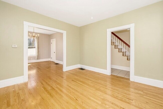 Building Photo - 16 Oak Grove Terrace