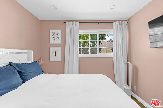 Building Photo - 13223 Arabella St