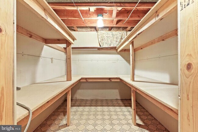 Building Photo - Picture-Perfect 2 Bedroom Home!