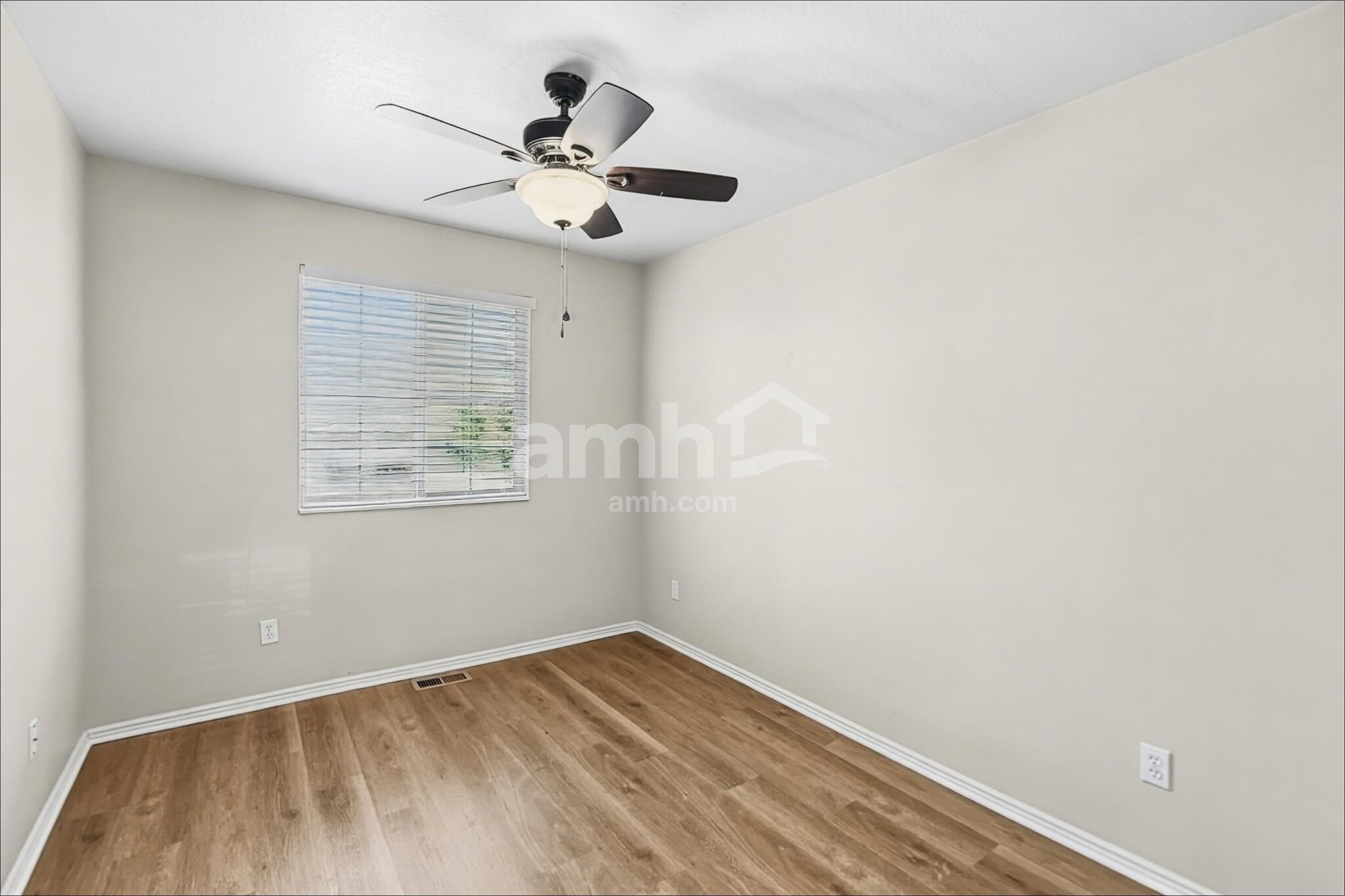 Building Photo - 1384 Fowler Ave