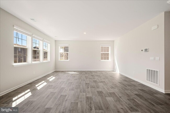 Building Photo - 118 Clerkenwell Dr