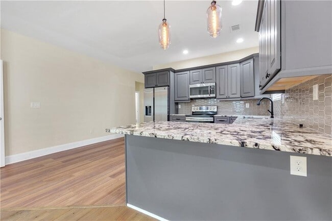 Building Photo - 998 Mayson Turner Rd NW