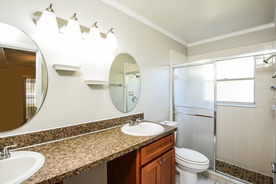Building Photo - 7827 Farnsworth Ct