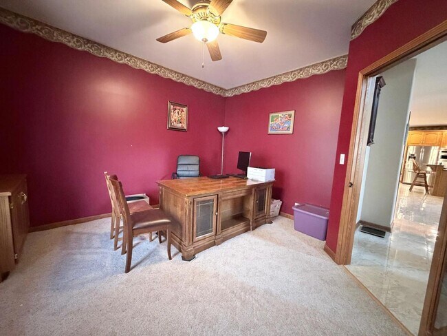 Building Photo - 3823 Sunburst Ln