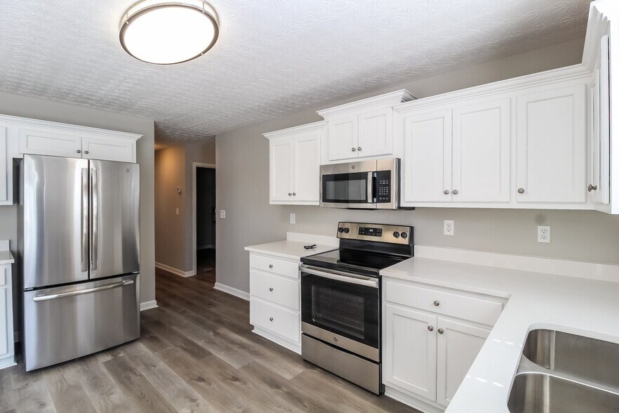 Building Photo - 75 Shadowbrooke Cir SW