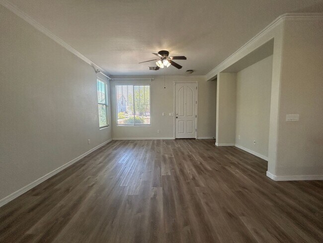 Building Photo - 4425 E Los Altos Dr
