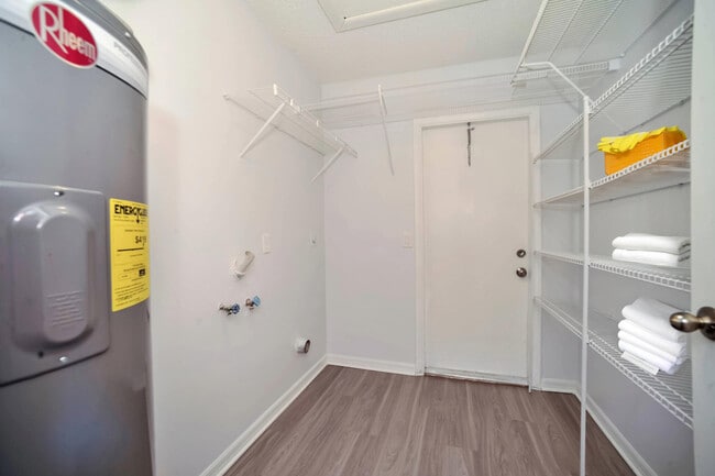 Building Photo - 1352 Westover St