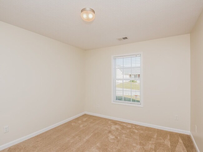 Building Photo - 216 Overlook Dr