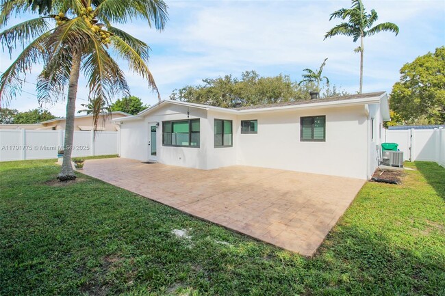 Building Photo - 9428 SW 51st Ct