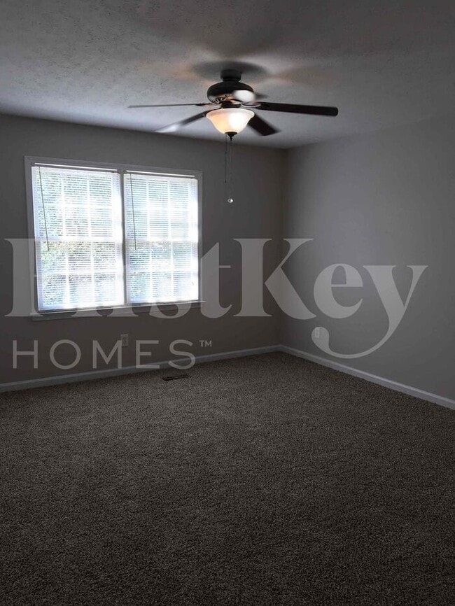 Building Photo - 140 Beverly Park Ct