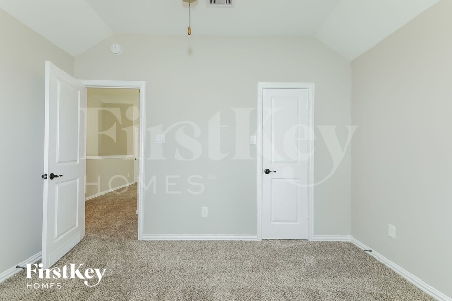 Building Photo - 119 Del Carmen Dr