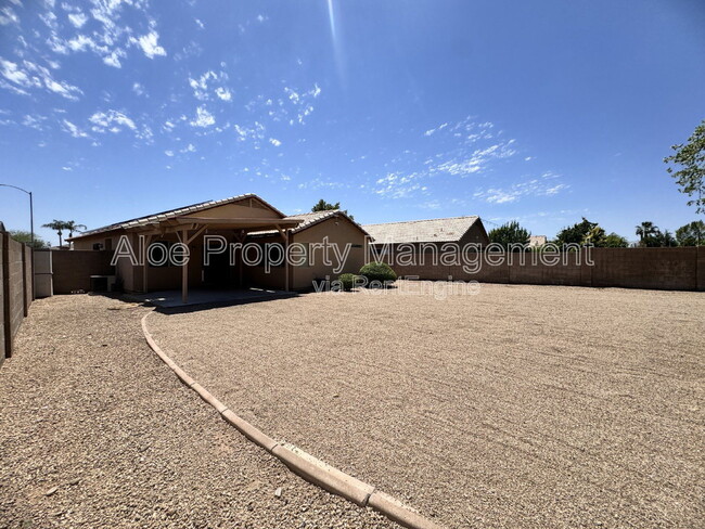 Building Photo - 9138 W Ross Ave