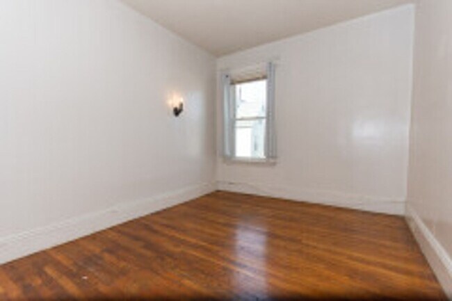 Building Photo - LARGE Allston 3 BR Apartment - September 1st (0.28 Miles to B Line)