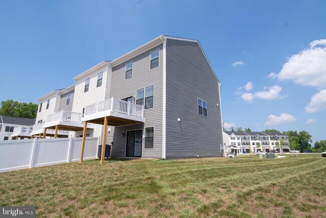 Building Photo - 442 Whirl Ln