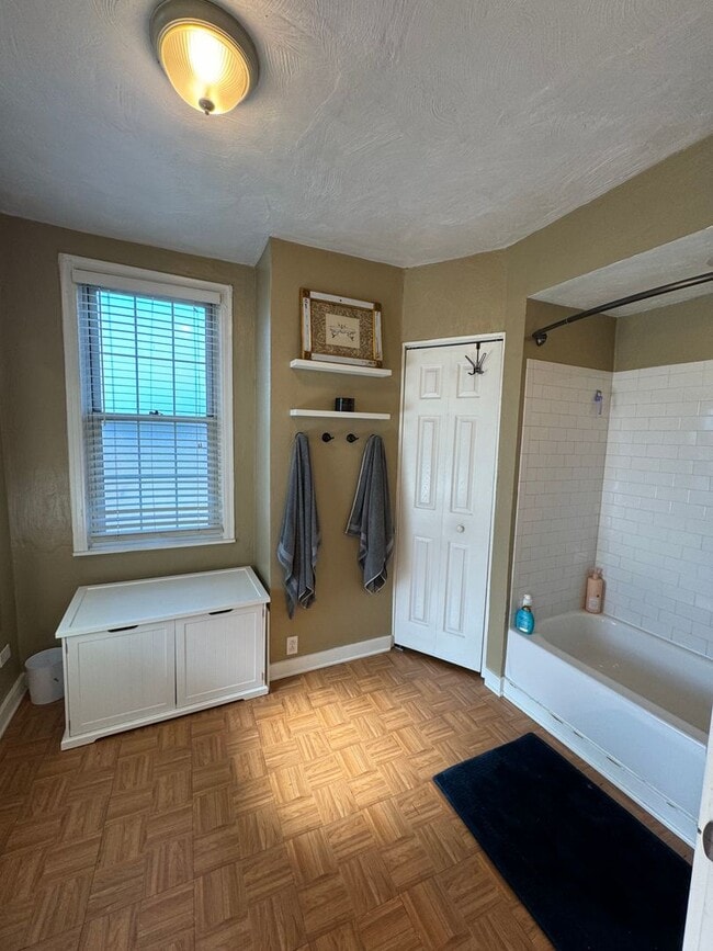 Building Photo - Coming soon! Stylish 3 Bedroom 1.5 Bathroo...