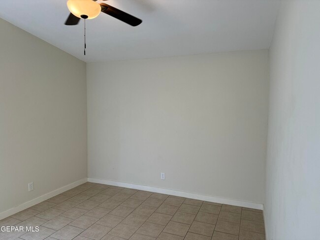 Building Photo - 10642 Cuatro Vistas Dr