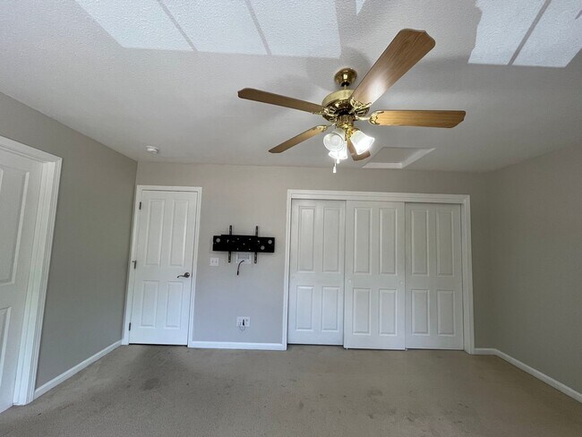 Building Photo - Charming 3 bedroom home in Paso Robles