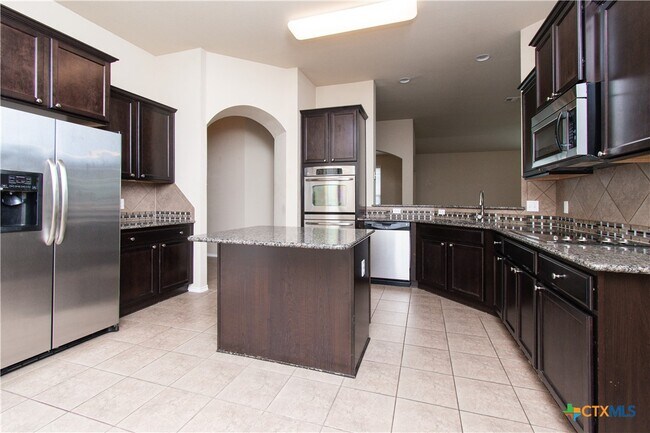 Building Photo - 7010 Cokui Dr