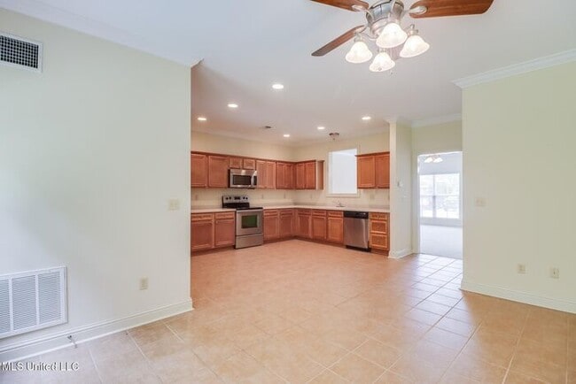 Building Photo - 908 Jefferson Dr